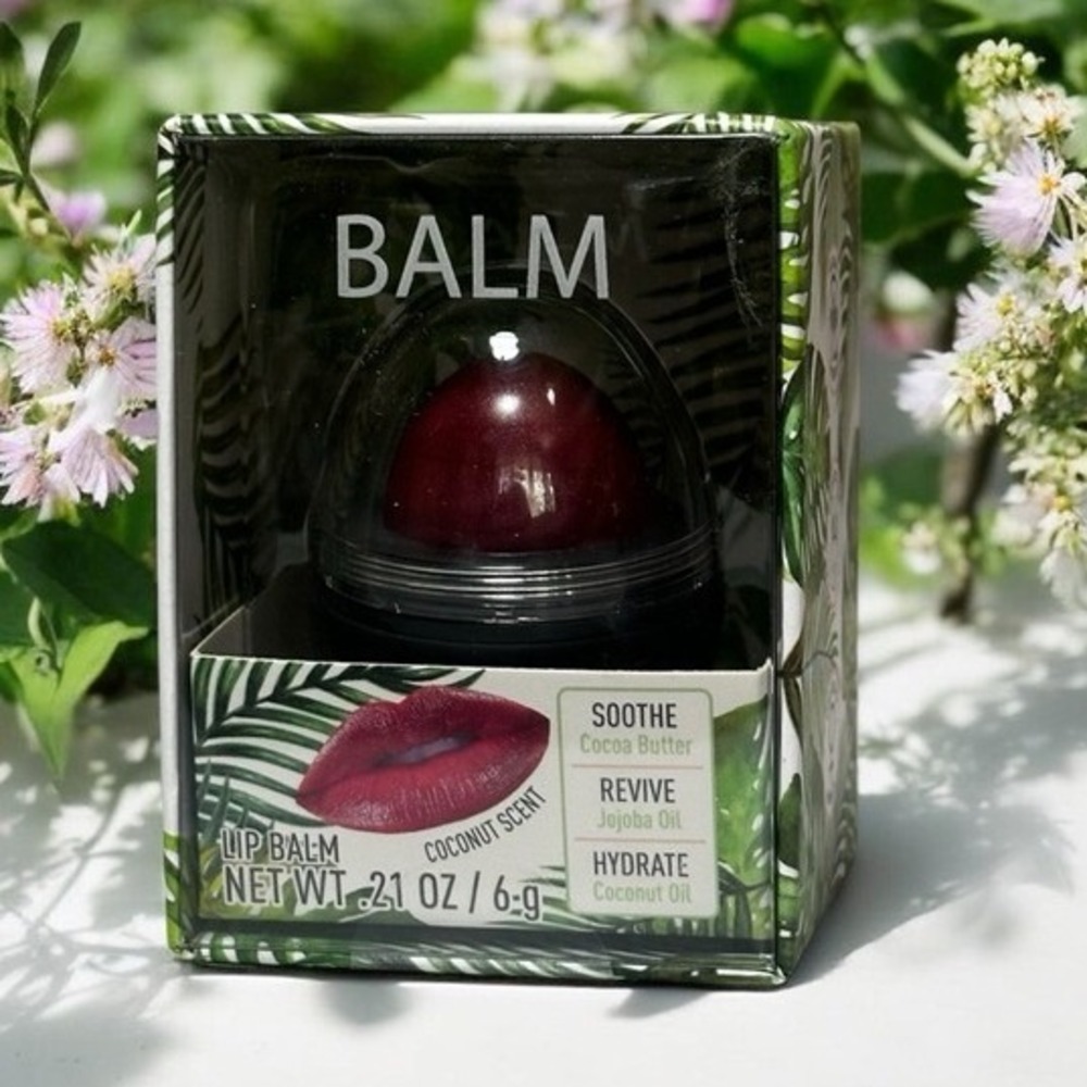 NWT 2 Pack LIQUE Lip Care Coconut Scent Lip Balm‎